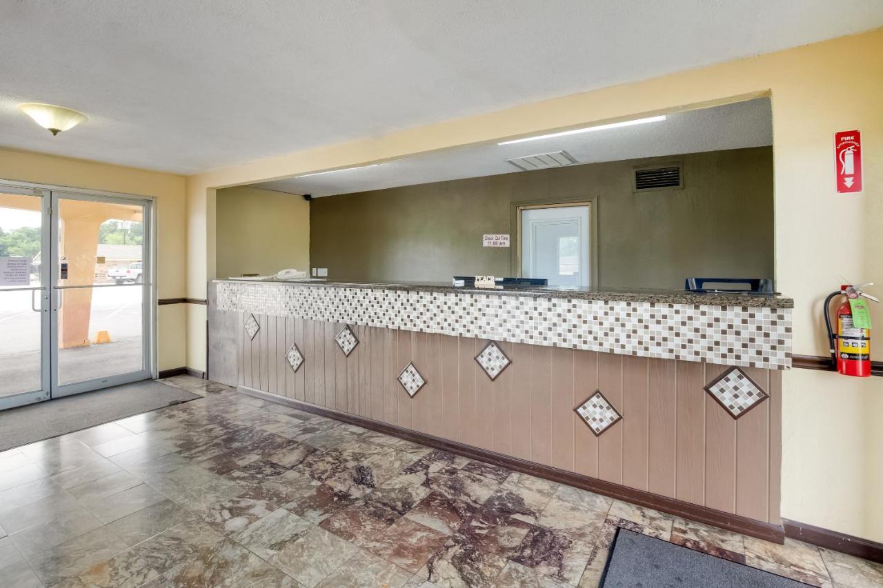 Oyo Hotel Lake Charles La I-10 외부 사진